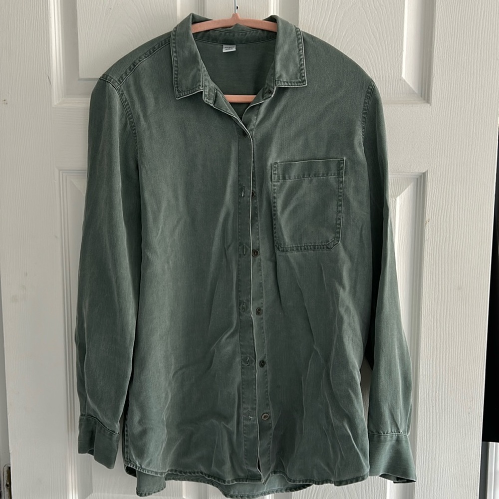 Women’s button up